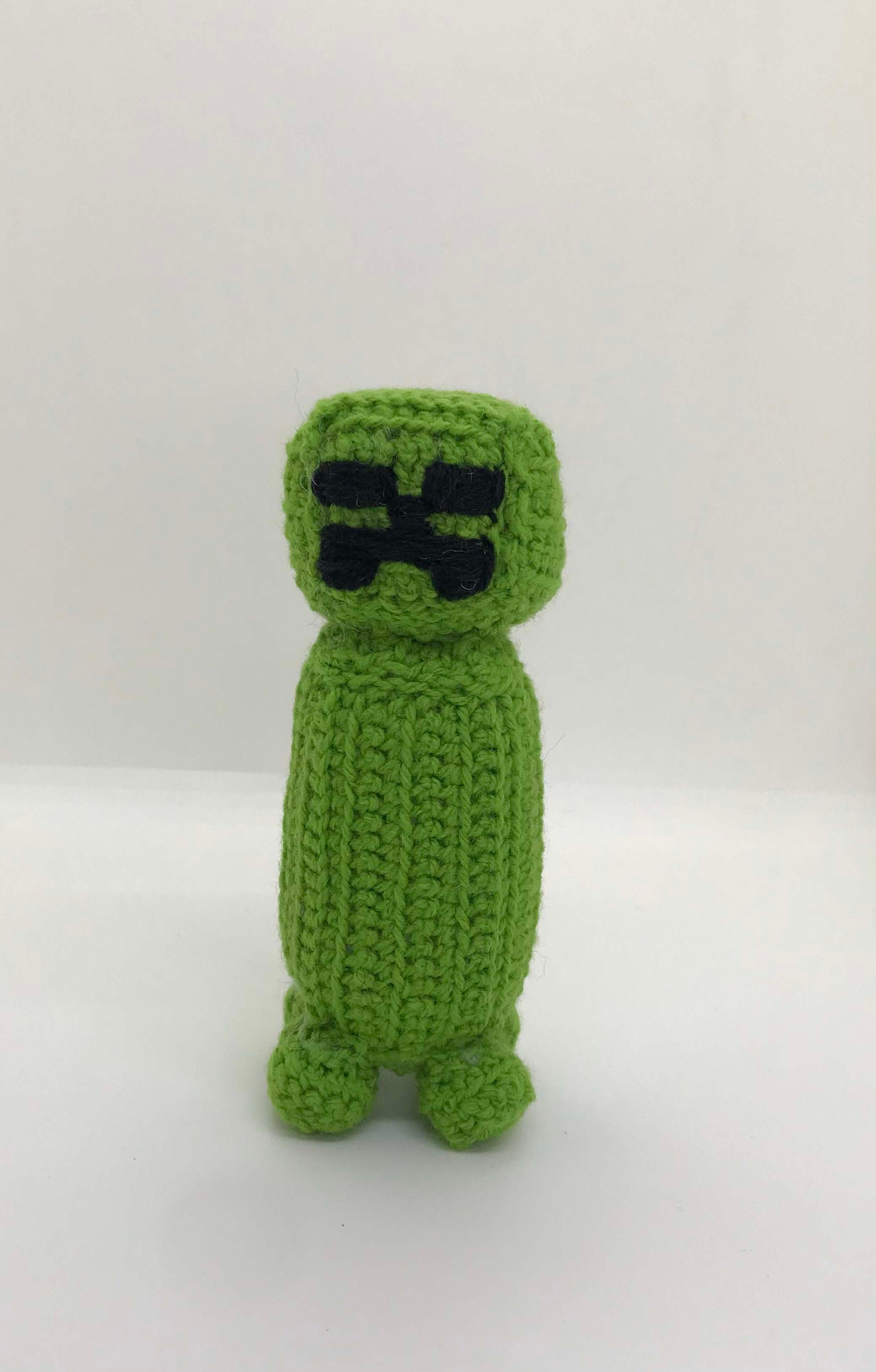 YISKY Mine-Craft Poupée en Peluche, 22 Cm Creeper Plushies, Mine-Craft  Peluches des Personnages, Mine-Craft Creeper Poupées, Peluches Creeper  Vertes, pour Fans du Jeu Video et Enfants das 3 Ans : : Jeux