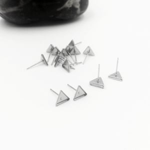 Triangle Stainless Steel Earring Stud - Drop Earring Post- 100PCS Stud Blank earrings- Hypoallergenic Earring Finding - Bezel Earring Studs