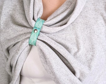 Mint Green Liquid Gold Breastfeeding / Nursing Clothing Clip V2 - Alternative to Breastfeeding top