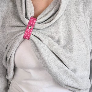 Pink Breastfeeding Clothing Clip Leopard Print Design - This Side Next Bracelet - Stretchy Band - Alternative to Nursing top