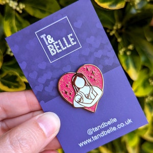 Broche de esmalte para amamentar uma criança pequena - Emblema de lembrança para mãe que amamenta