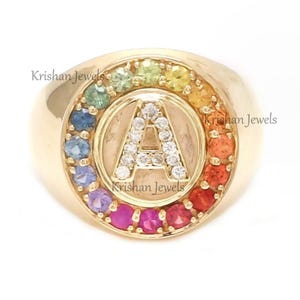 Anillo unisex con inicial de zafiro arcoíris y diamante de laboratorio, anillo de regalo con sello de múltiples zafiros en oro de 14/18 quilates, anillo de cumpleaños con zafiro degradado colorido.