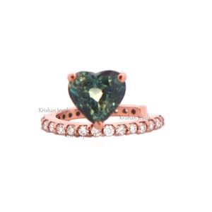 Brinco de orelha com esmeralda verde e ouro rosa maciço 14K/18K, brinco minimalista com diamante cultivado em laboratório, brinco simples sem piercing, brinco de cartilagem para presente