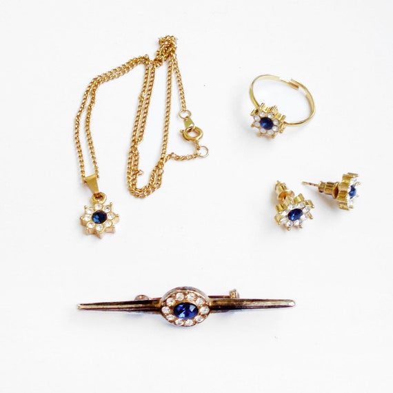 Vintage Clear Blue Rhinestone Royal Style Jewelry… - image 1