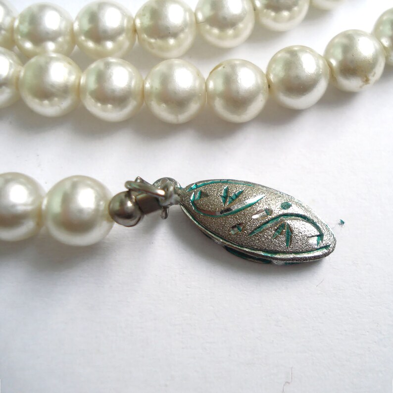 Pearl Necklace Silver Closure
