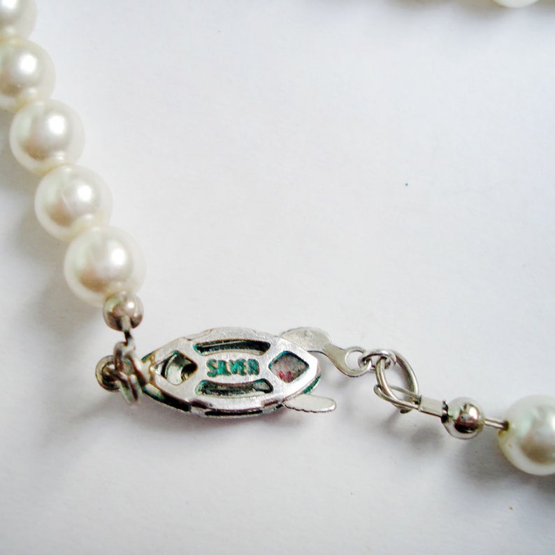 Pearl Necklace Silver Closure