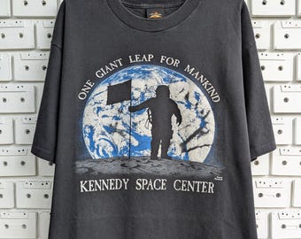 Vintage 90s Kennedy Space Center T-Shirt “One Giant Leap for Mankind” Moon Landing Astronaut Graphic Print Tee Size XL
