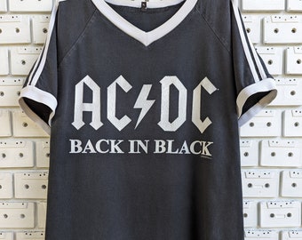 AC/DC バック・イン・ブラック UKツアー 大人用Tシャツ - Etsy 日本