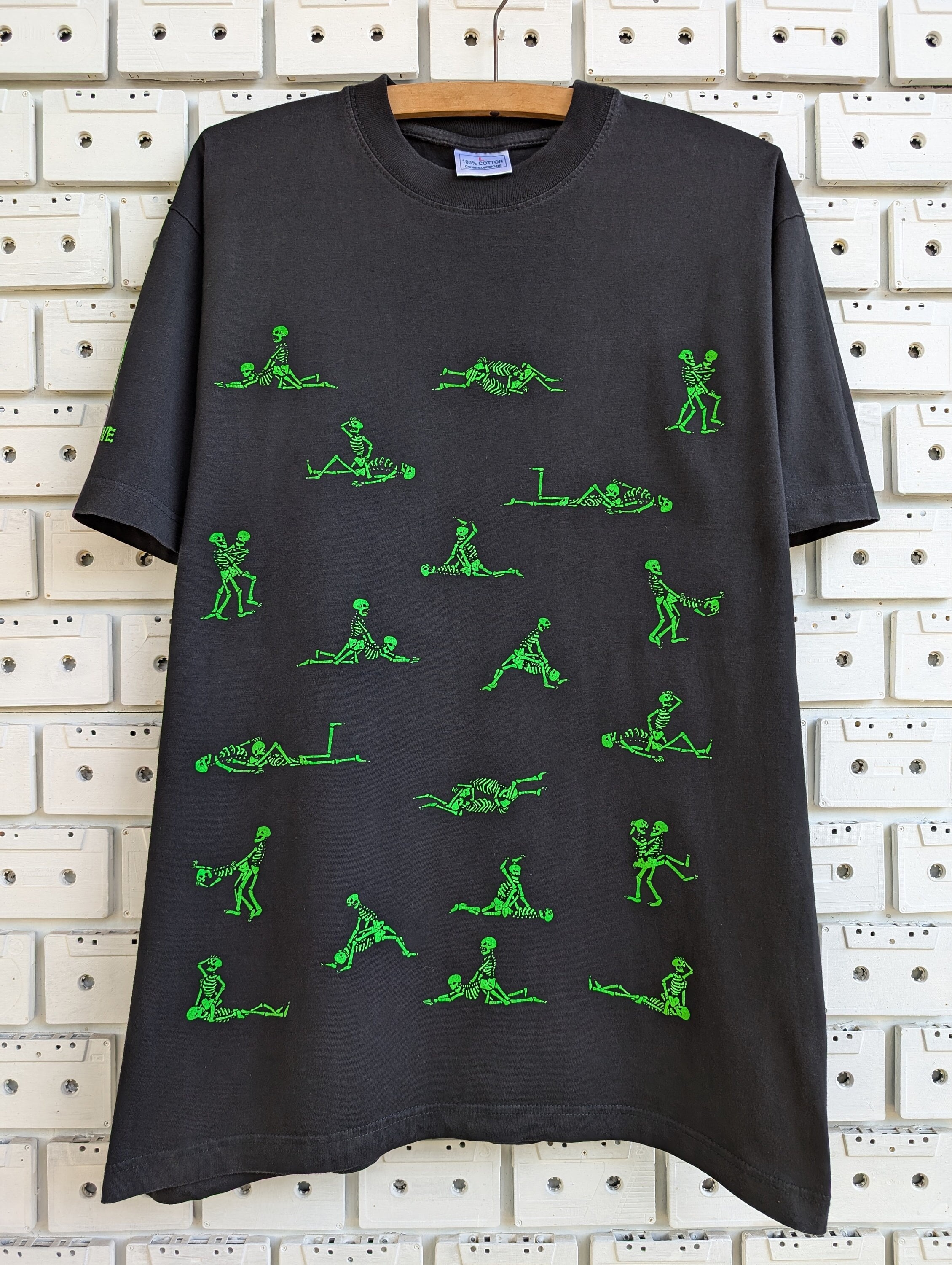 Vintage 90s 00s Bone in Love T-shirt Skeleton Sex Position Kama 