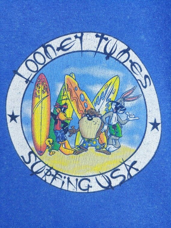 Vintage 1998 Looney Tunes Surfing USA Shirt Size … - image 4