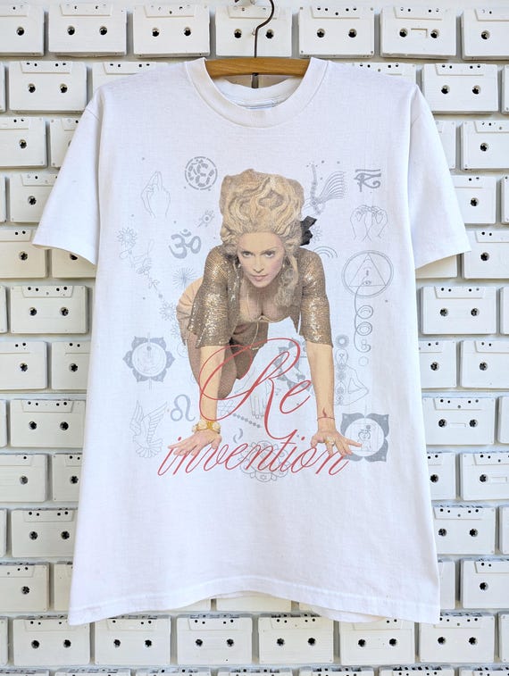 Vintage 2004 Madonna T-shirt Re-invention World Tour Pop