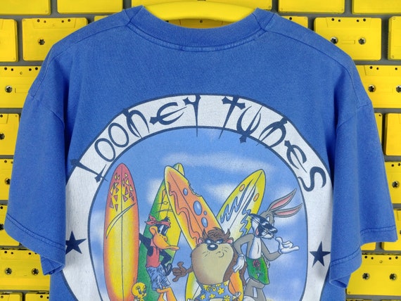 Vintage 1998 Looney Tunes Surfing USA Shirt Size … - image 9