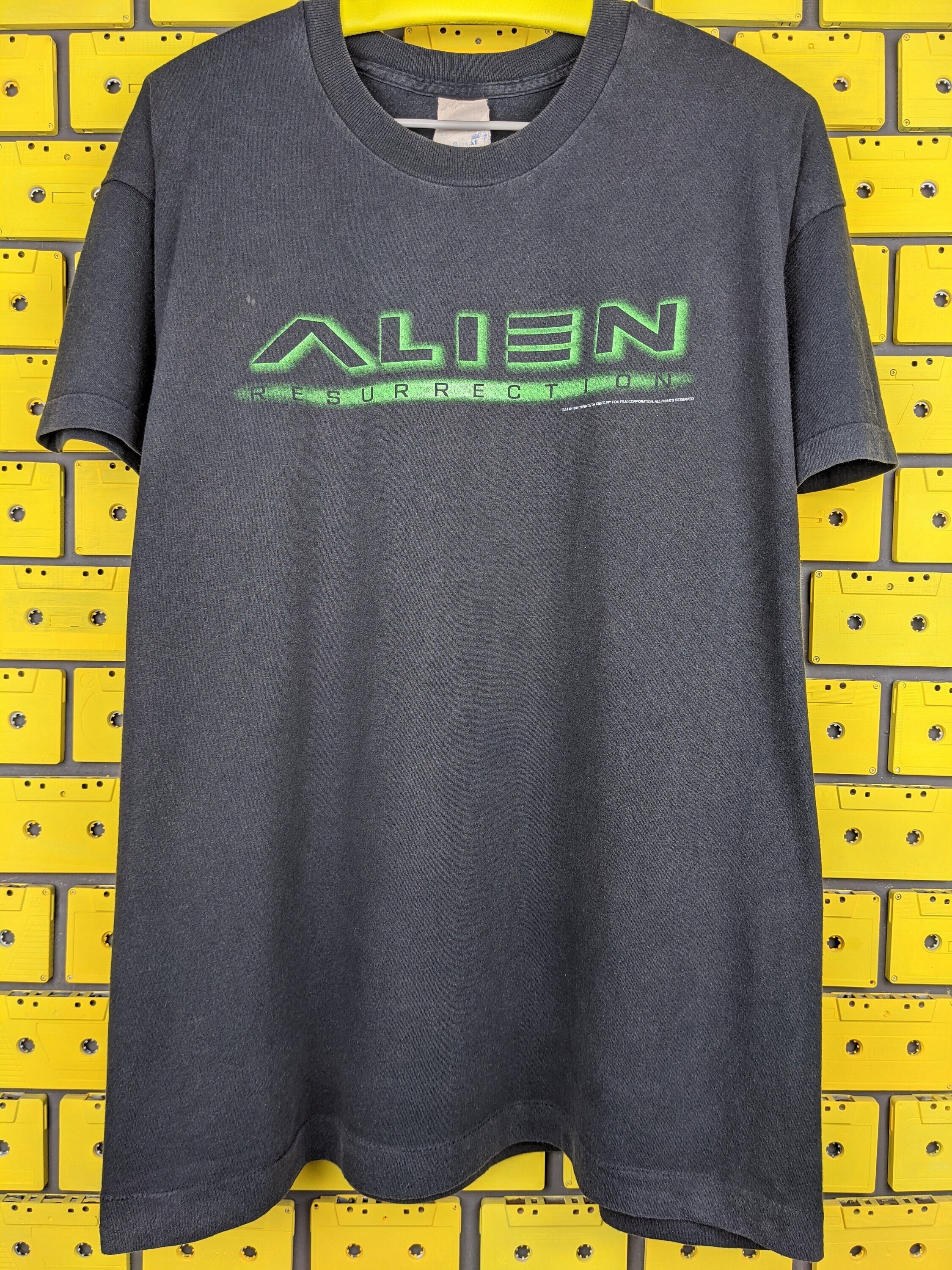 Vintage 1998 Alien Resurrection T-shirt Science Fiction Film Promo 