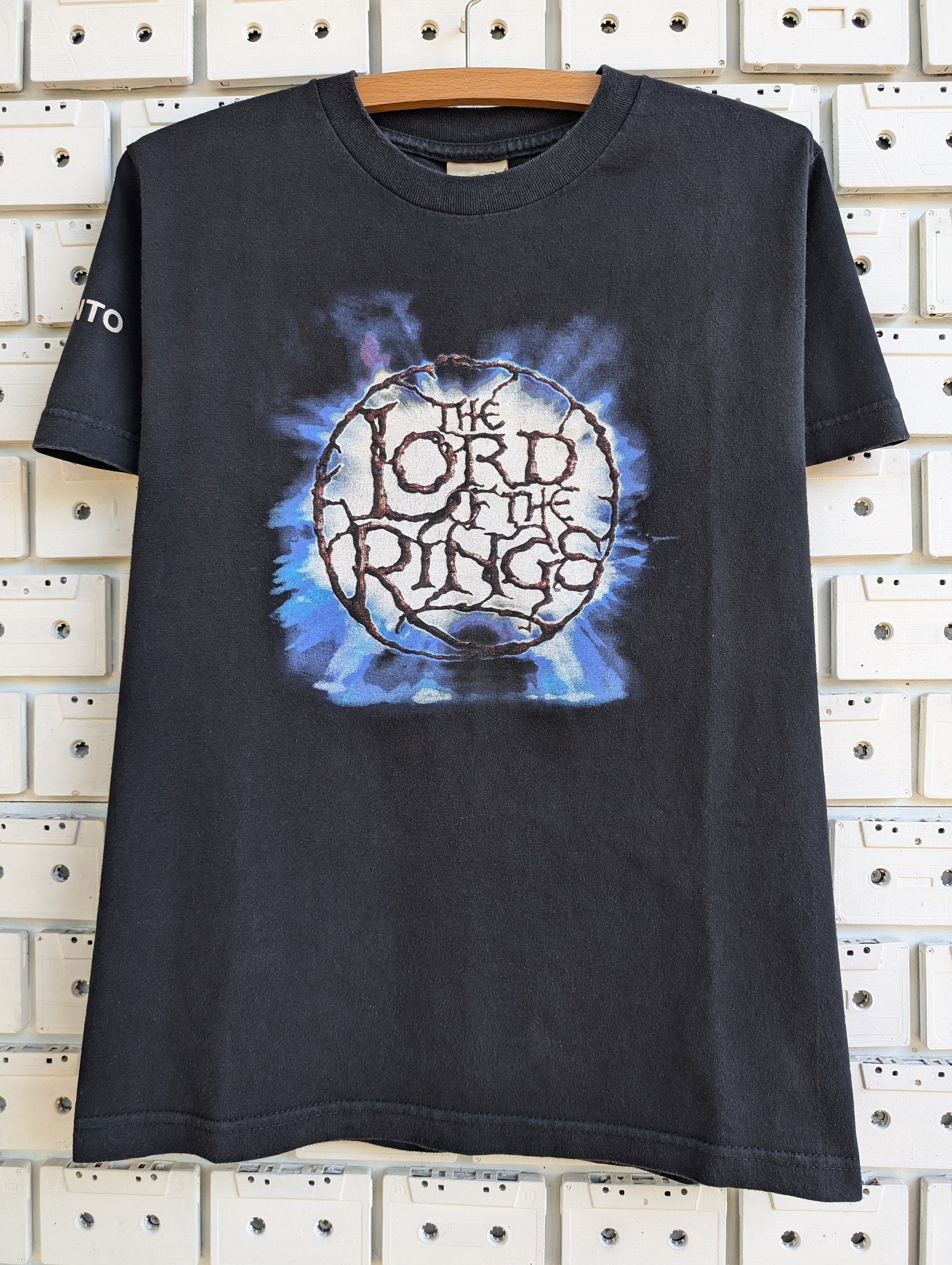 Vintage 00s Lord of the Rings T-shirt LOTR A New Legend is Born