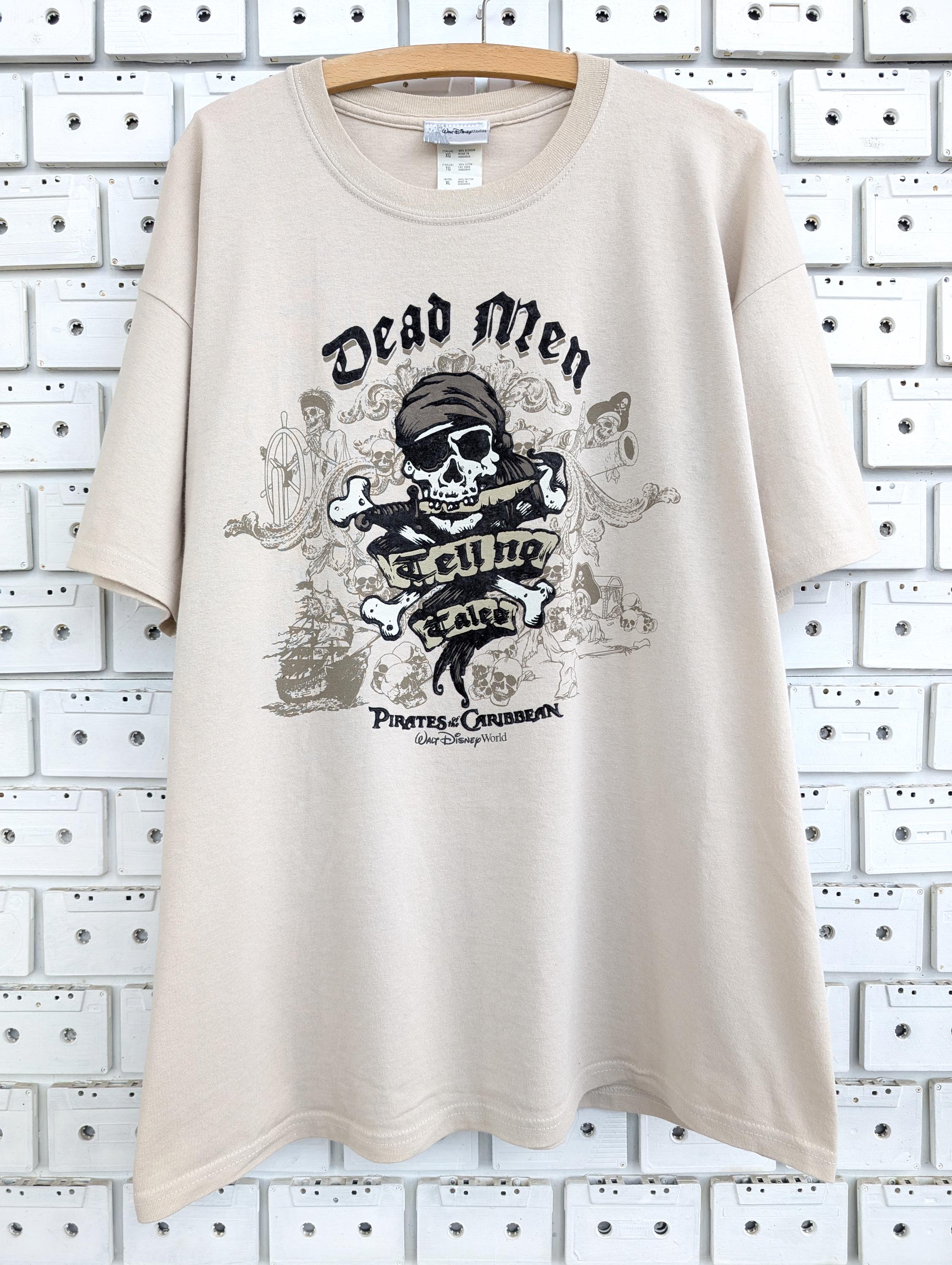 Vintage 00s Pirates of the Caribbean T-shirt Skull Graphic Print
