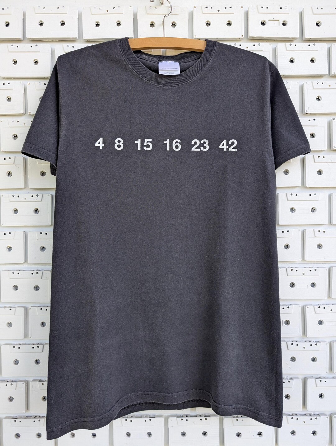 Vintage 00s Lost TV Show T-shirt Numbers Graphic PRINT Sci-fi Adventure ...