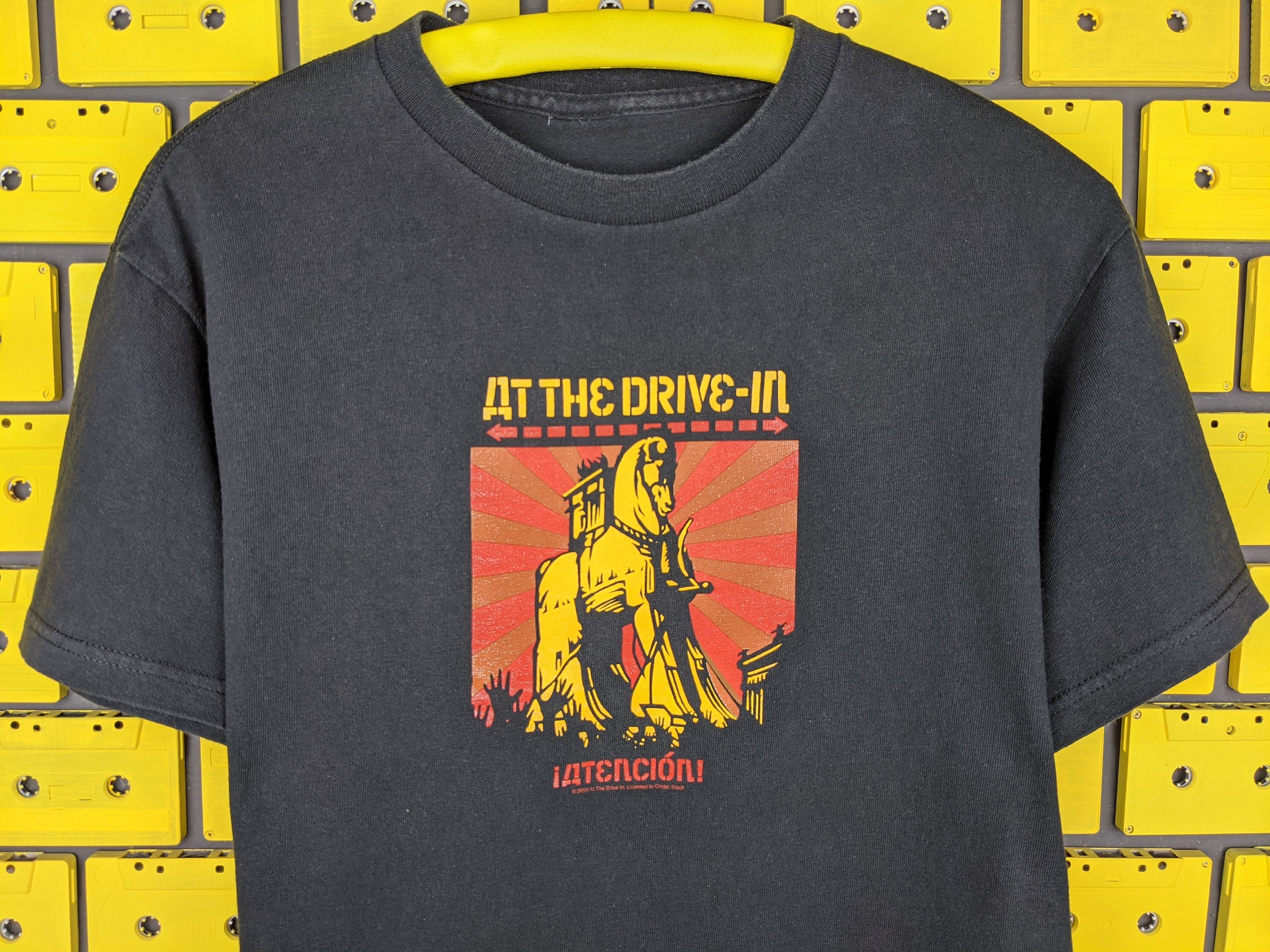 00's Hanes At the Drive-In Tシャツ Vintage 2000 at the Drive in Atencion T-shirt Trojan Horse Shepard