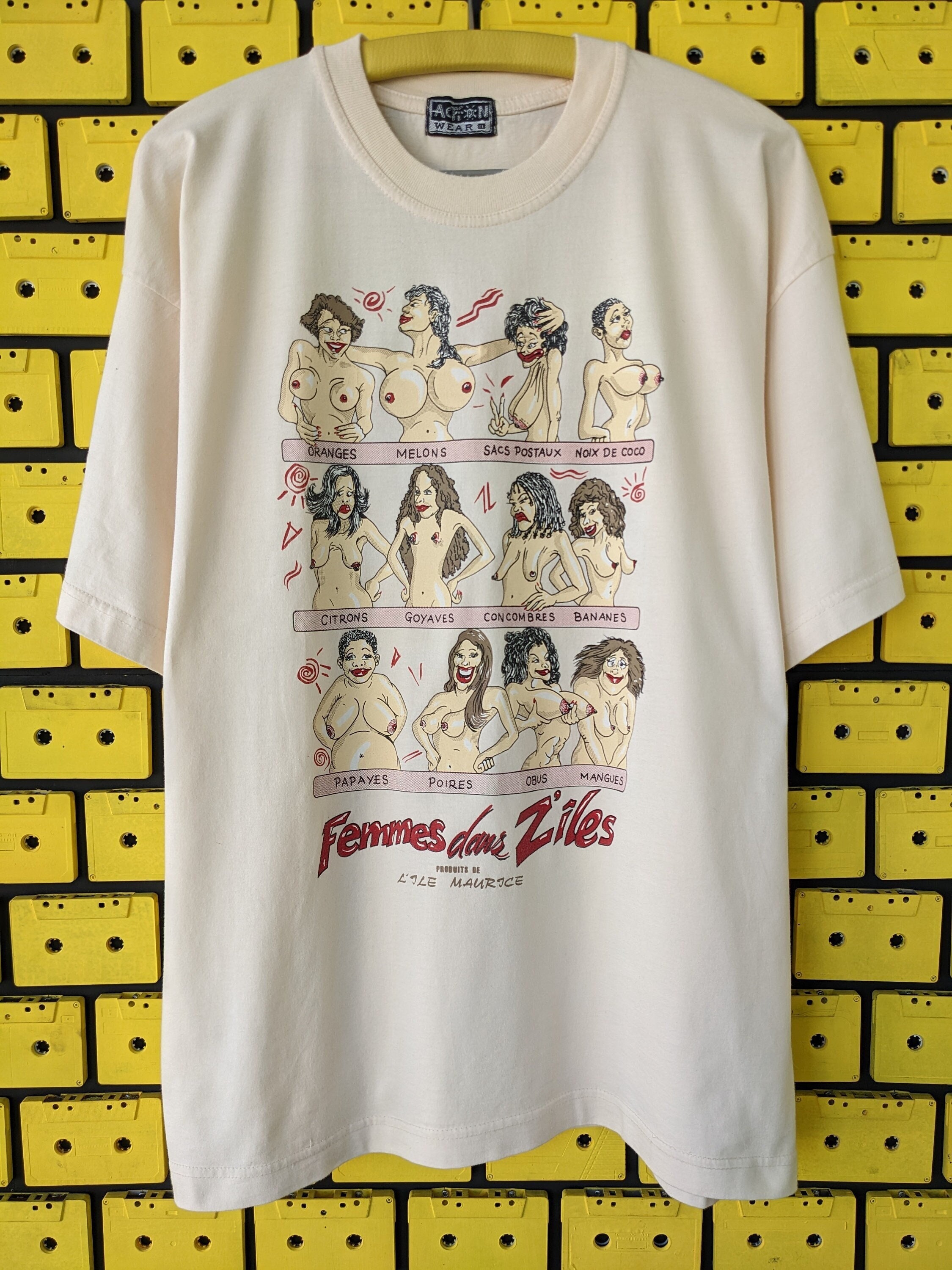 Vintage 90s Types of Boobs T-shirt Breast Shape Funny Print Tee 