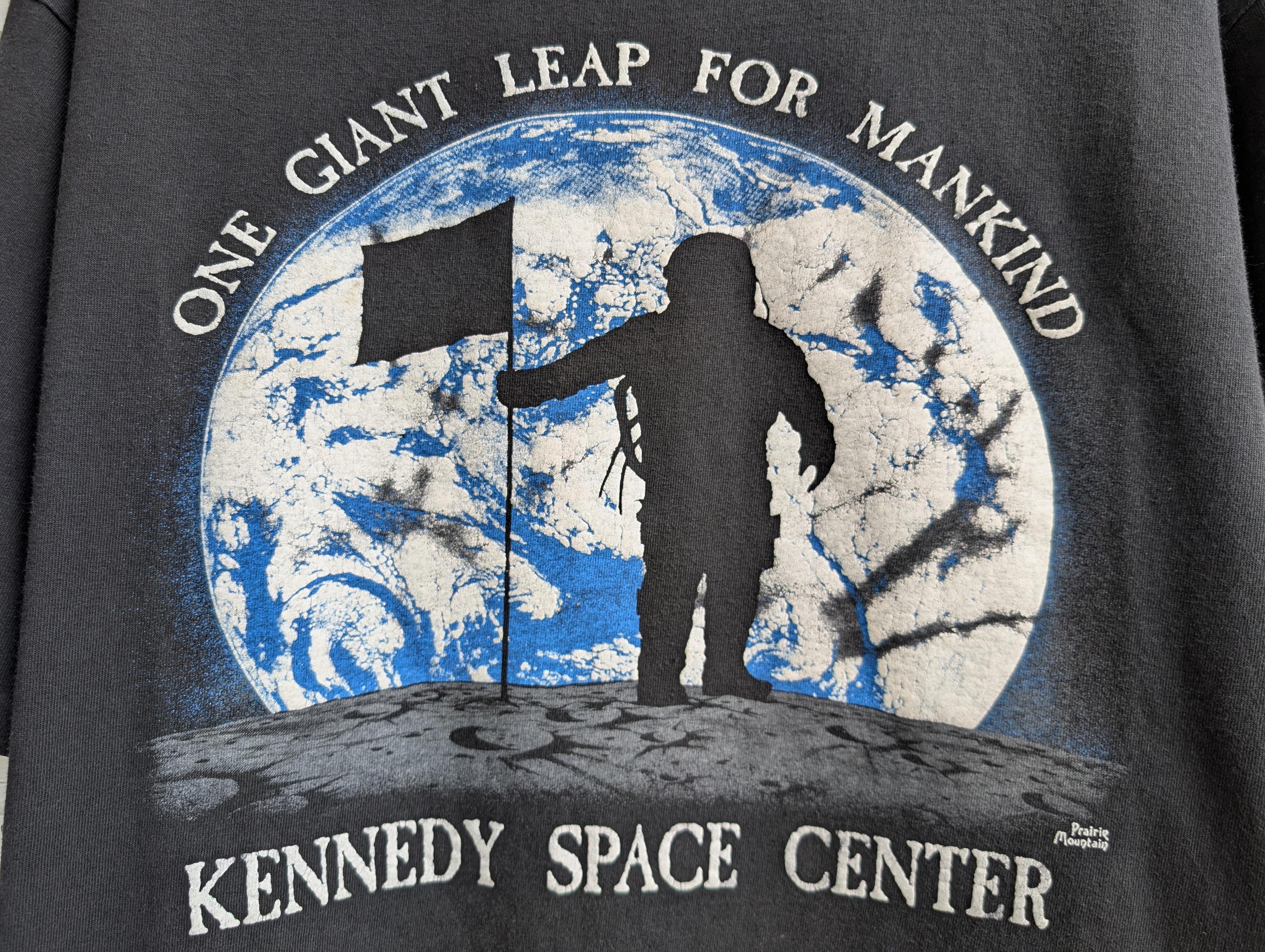 90年代ヴィンテージ ケネディ宇宙センター Tシャツ「人類にとっての 