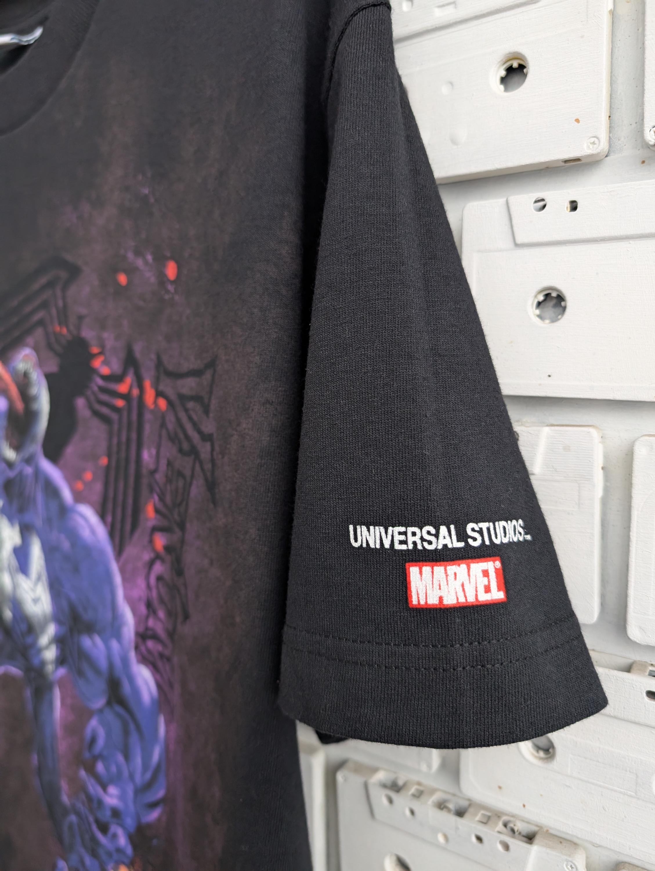 Vintage 00s Venom T-shirt Marvel Comics Universal Studios Merch 