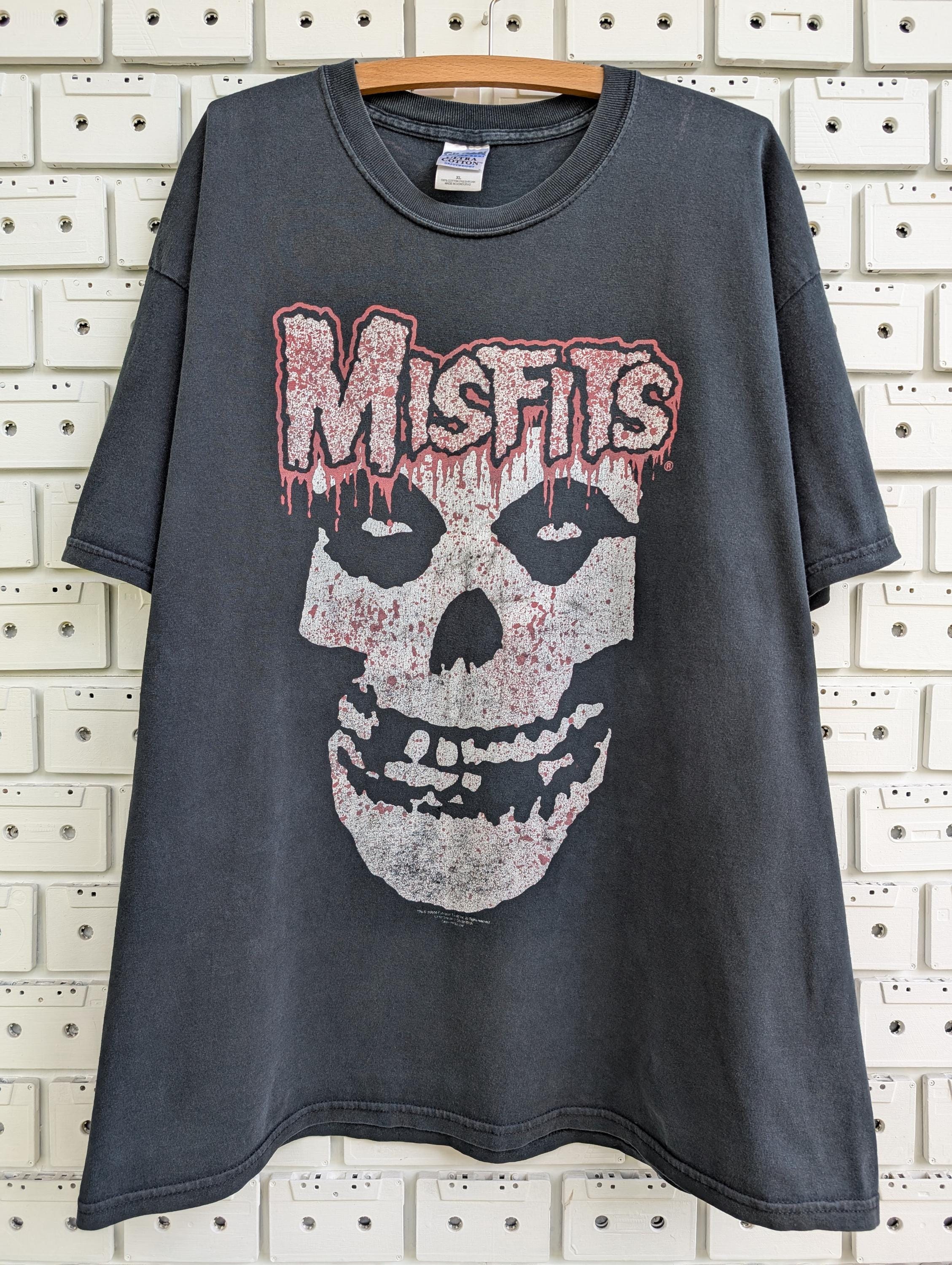 MISFITS バンドTシャツ　2004 Vintage 2004 Misfits T-shirt Crimson Ghost Graphic Horror Punk