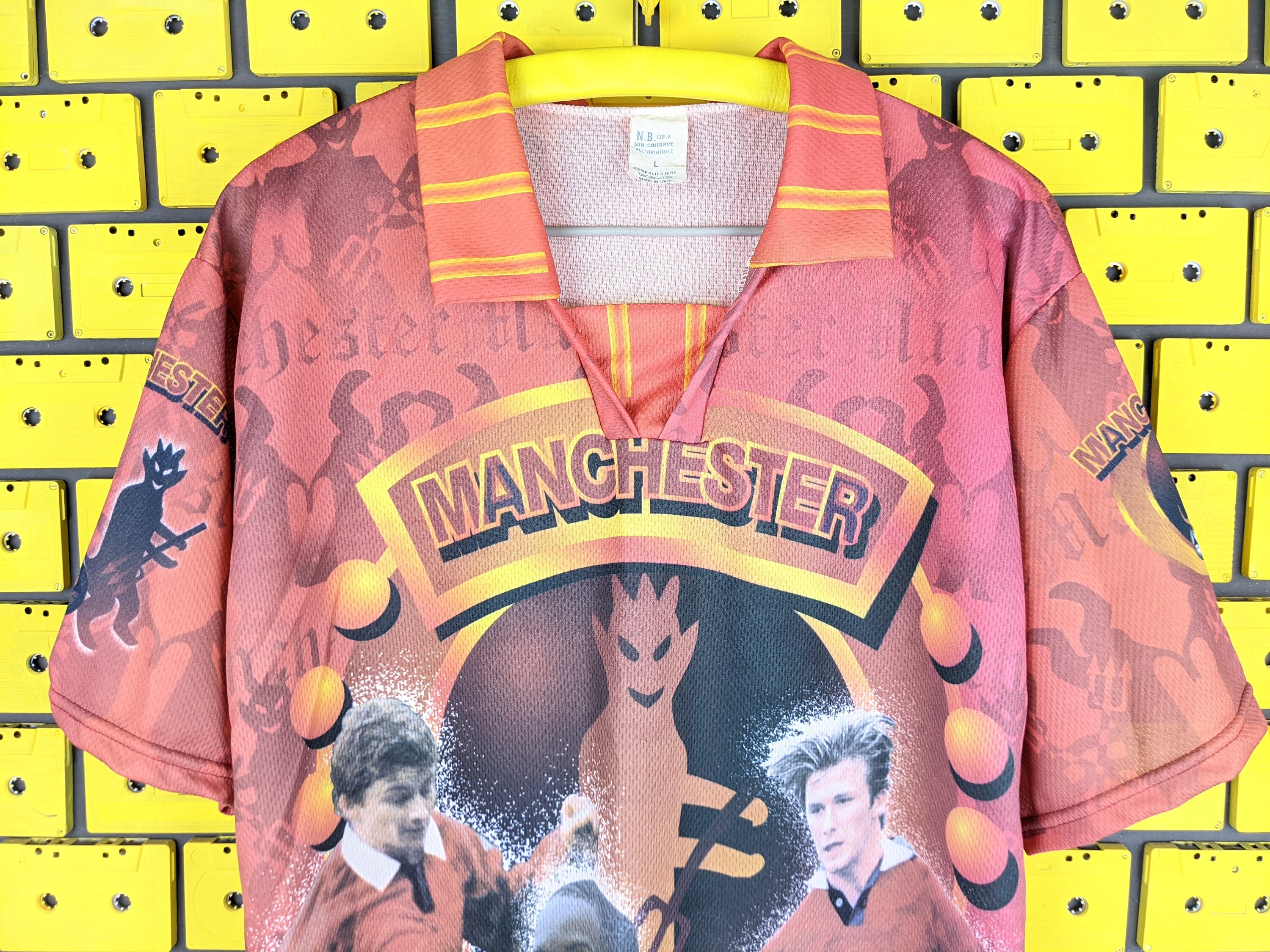 Vintage 90s FC Manchester United Jersey T-shirt David Beckham