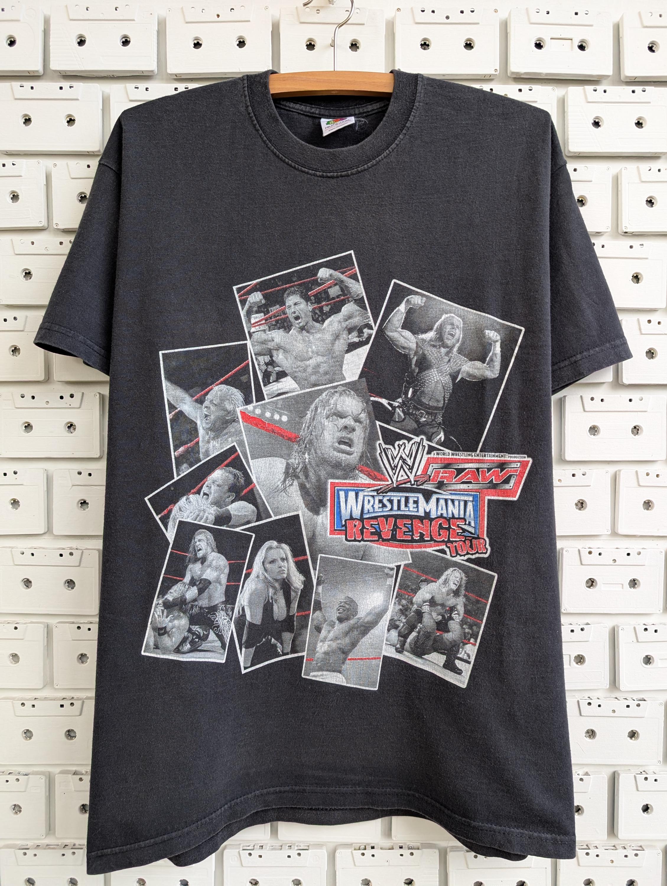 Vintage 2005 WWE Raw T-shirt Wrestlemania Revenge Tour Merch Tee