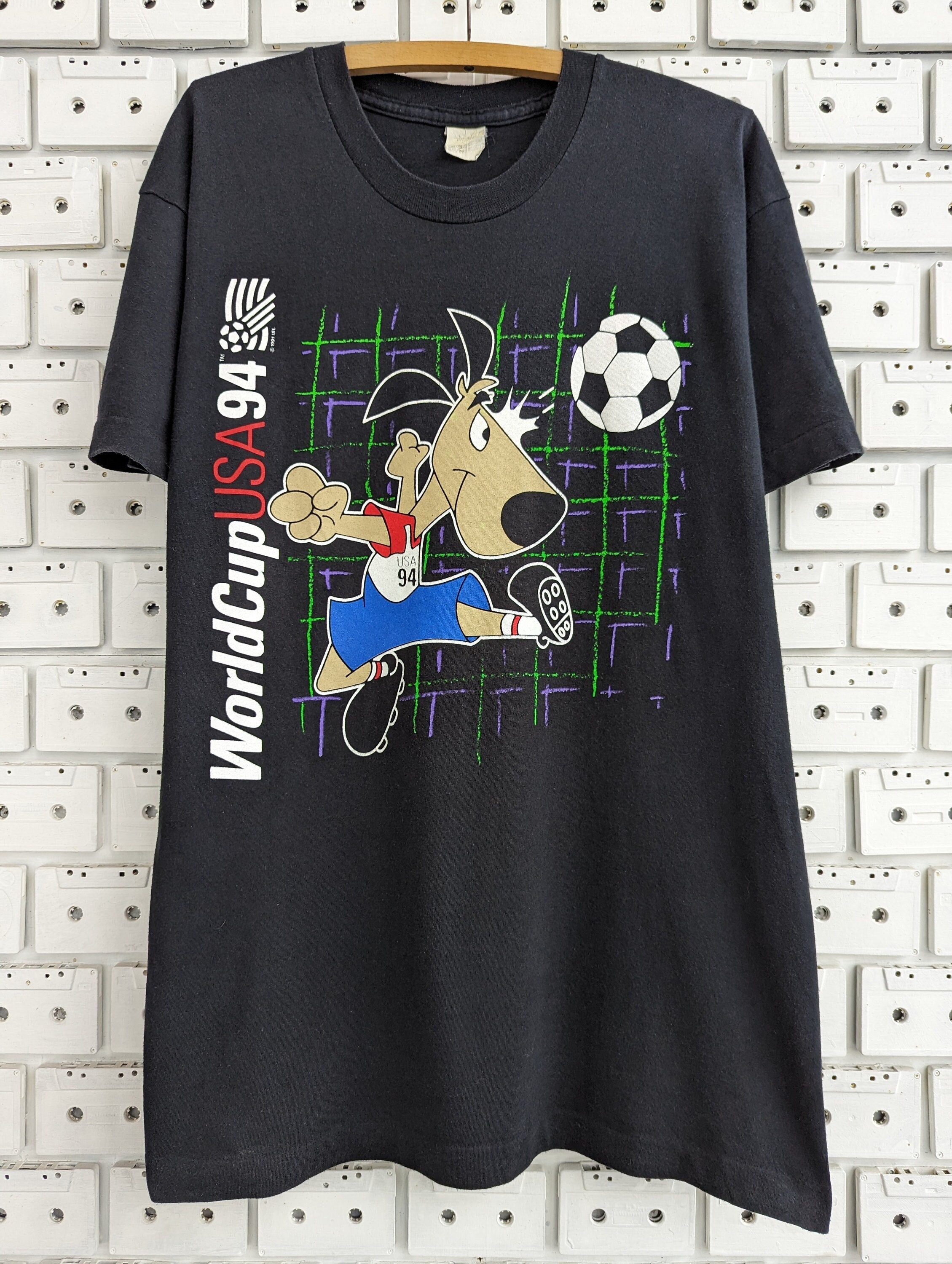 Vintage 1991 FIFA World Cup USA 94 T-shirt Striker Dog Mascot 