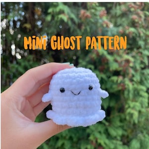Mini ghost crochet pattern
