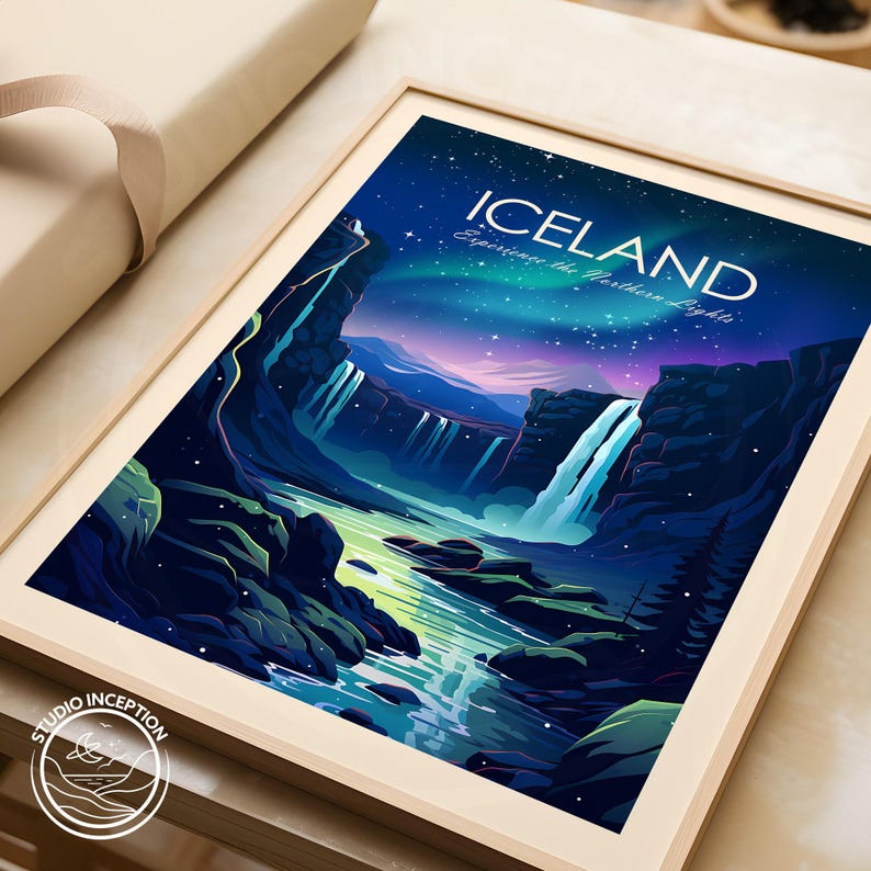 Island Traditioneller Druck mit der Nordlichter - Aurora Borealis Wandkunst, personalisiertes Reisegeschenk für Kunstliebhaber, Wohndekorgeschenk Bild 3