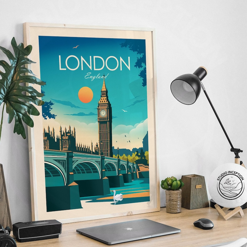 Pode incluir: Um p&ocirc;ster de estilo vintage com uma ilustra&ccedil;&atilde;o colorida do Big Ben e as Casas do Parlamento em Londres, Inglaterra. O p&ocirc;ster tem o texto "LONDON England" no topo.
