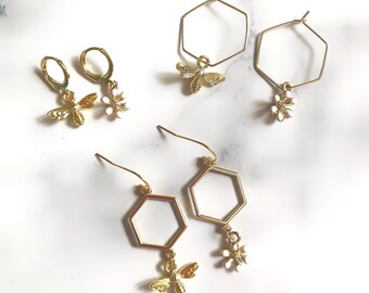 Daisy and Bee Gold Earrings | Bee Earrings | Flower Earrings | Hoop Earrings | Gift Idea | Mum Gift | Spring Earrings | Summer Earrings