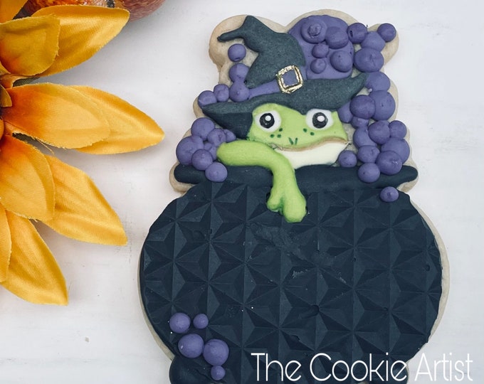 Frog in Cauldron Cookie Cutter and Fondant Cutter Set