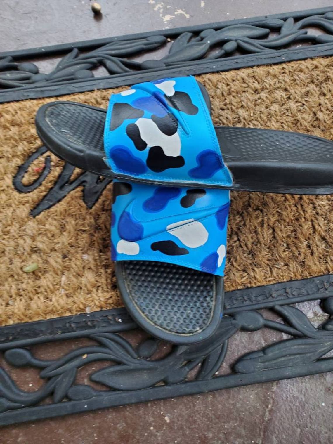 mens nike camo slides