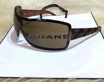 Chanel Logotipos plateados Visera protectora marrón acolchada Gafas de sol envolventes sin montura de esquí de gran tamaño.Auténtico.Vintage.Y2K