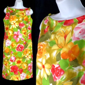 Vintage Hawaiian Dress, Ladies Size Medium, Beautiful Floral Designs