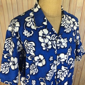 Classic Aloha Shirt with Tropical Graphics, Size 3XLarge, Made in Hawaii