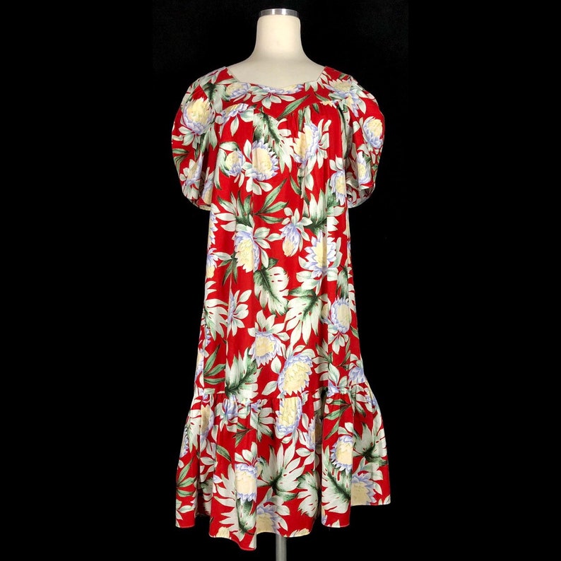 Red with Tropical Graphics Made in Hawaii Vintage Hawaiian Dress MuuMuu may fit Medium Size Small