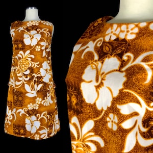Vintage Hawaii Kleid, Tag Size 8 (Ladies Small), Baumwolle Barkcloth, Tapa und Tropical Designs