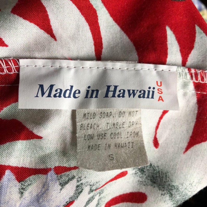 Red with Tropical Graphics Made in Hawaii Vintage Hawaiian Dress MuuMuu may fit Medium Size Small