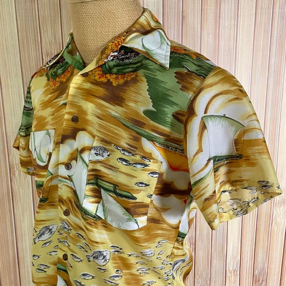 Vintage Hawaiian Shirt, Size Small, Amazing Tropical