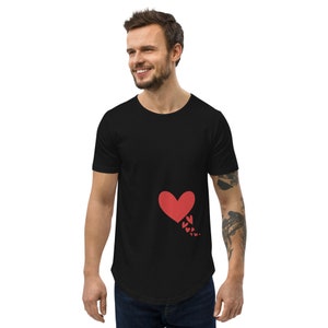Falling Hearts Men&#39;s Curved Hem T-Shirt