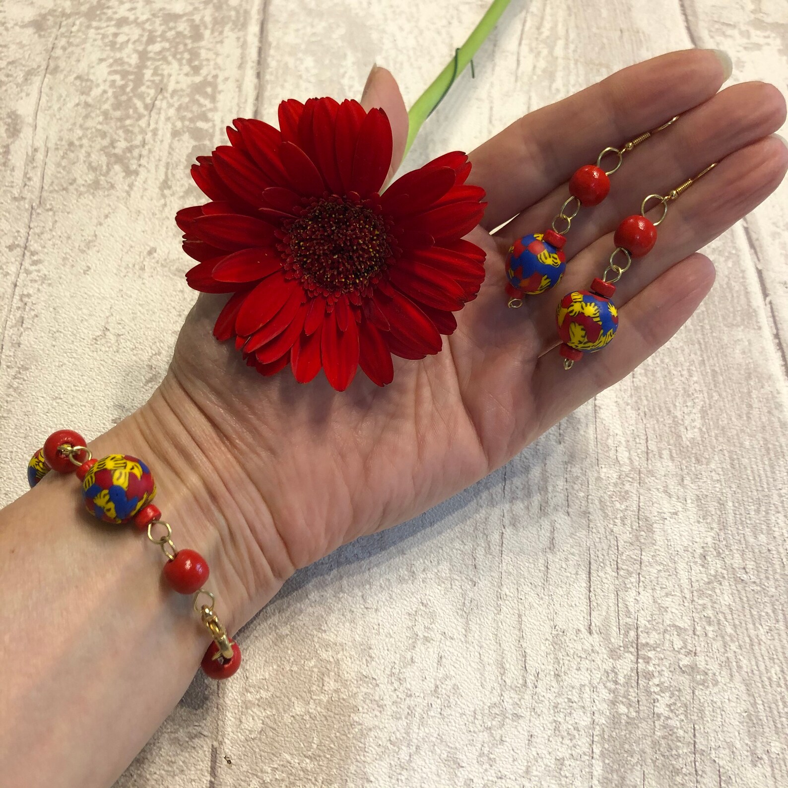 Boho-Armband bunt Krobo afrikanischen Perlen und rotem Holz | Etsy