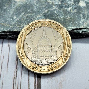 VE Day Celebrations 2005 UK 2 Pound Coin in Coin Wallet
