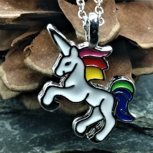 Einhorn Enameled Pendent Halskette bis zu 21 Zoll