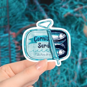 Cornish Sardinen in einem Zinn Aufkleber, Vintage cornischer Sardinen glänzender Aufkleber, Cornish Aufkleber, Cornwall Geschenke, Sardinen Dose,