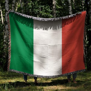 Italian Flag Woven Blanket Cozy Throw for Italy Lovers Vintage Inspired Home Décor Tapestry Thoughtful Gift