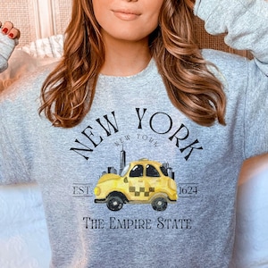 New York Taxi Sweatshirt, Big Apple Crewneck, Vintage Style Unisex NYC Pullover
