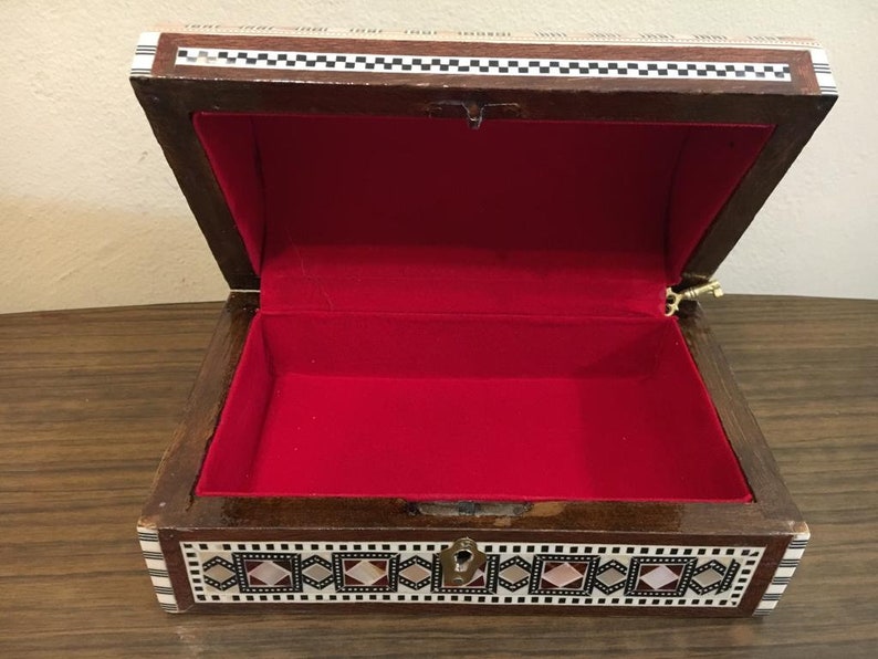Egyptian Jewelry Box Handmade Inlaid Mother of Pearl 8x6