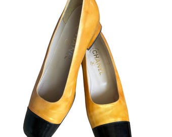 Zapatos de tacón bajo vintage con puntera reforzada de CHANEL, talla 8